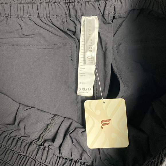 Fabletics Pants Men's 2XL Gray The Heights Cargo Pockets Straight Leg Hiking NWT - Picture 8 of 13